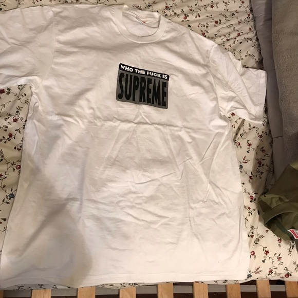 Supreme T-shirt - Picture 3 of 5